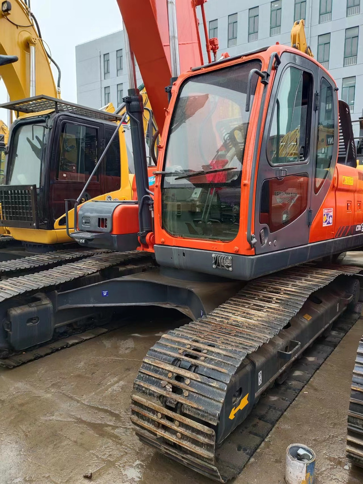 DOOSAN DX225LC - Kettenbagger: das Bild 2 DOOSAN DX225LC - Kettenbagger: das Bild 2