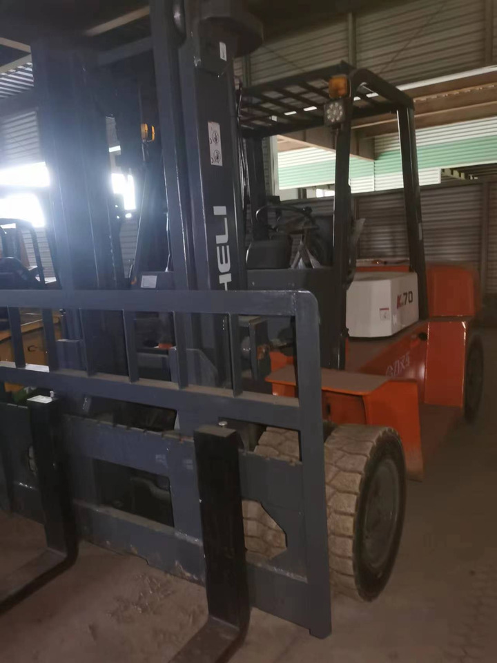 HELI 70 DIESEL FORKLIFT 7TON - Dieselstapler: das Bild 5 HELI 70 DIESEL FORKLIFT 7TON - Dieselstapler: das Bild 5