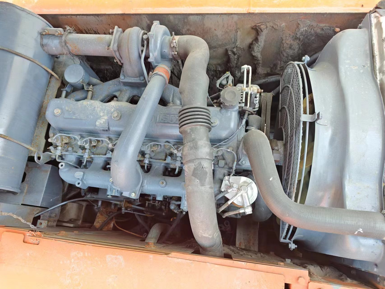 HITACHI EX200-5 - Kettenbagger: das Bild 4 HITACHI EX200-5 - Kettenbagger: das Bild 4