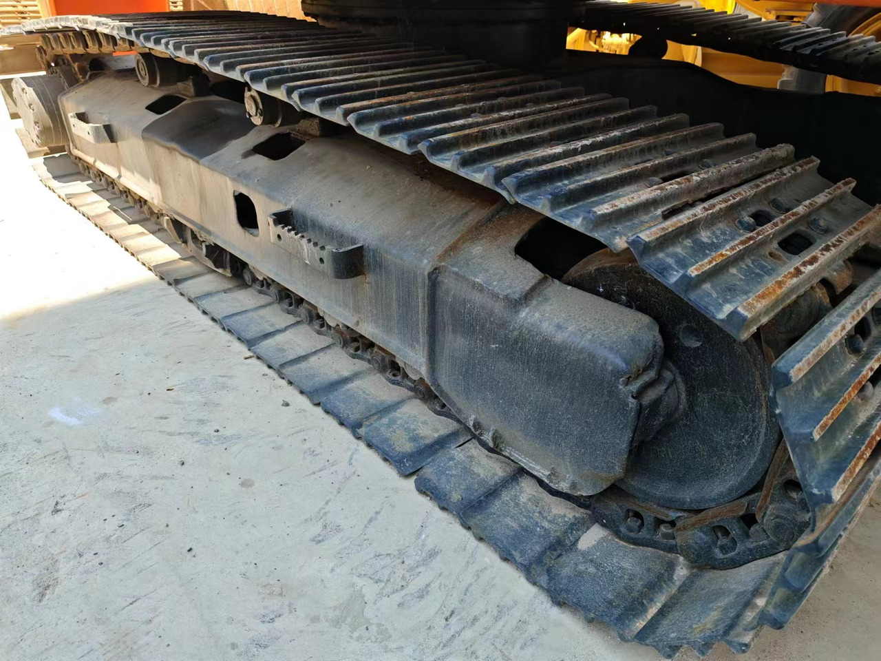 HITACHI EX200-5 - Kettenbagger: das Bild 5 HITACHI EX200-5 - Kettenbagger: das Bild 5