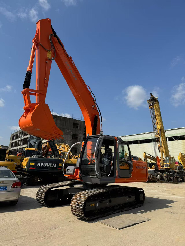 HITACHI ZX200 - Kettenbagger: das Bild 2 HITACHI ZX200 - Kettenbagger: das Bild 2