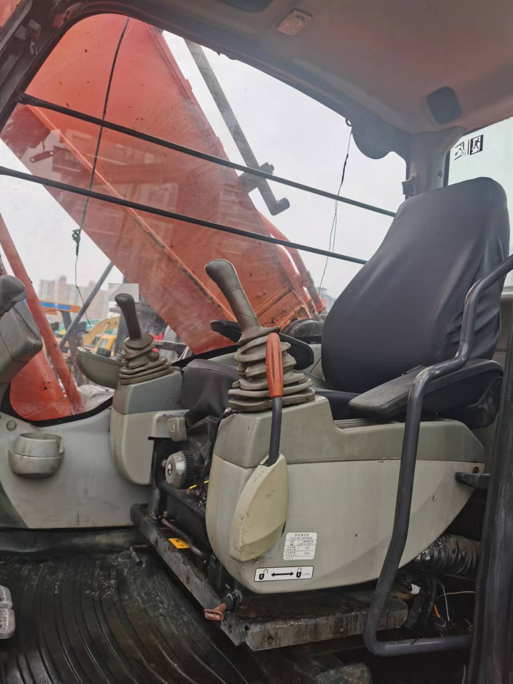 HITACHI ZX360H-5G - Kettenbagger: das Bild 4 HITACHI ZX360H-5G - Kettenbagger: das Bild 4