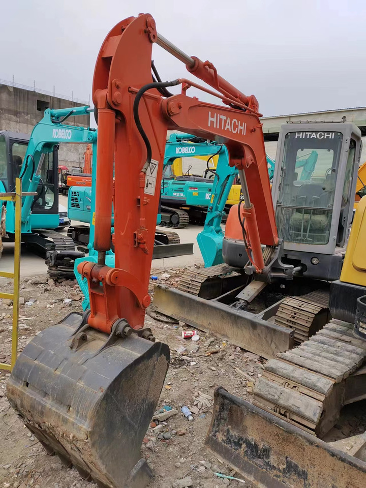 HITACHI ZX40U - Minibagger: das Bild 2 HITACHI ZX40U - Minibagger: das Bild 2