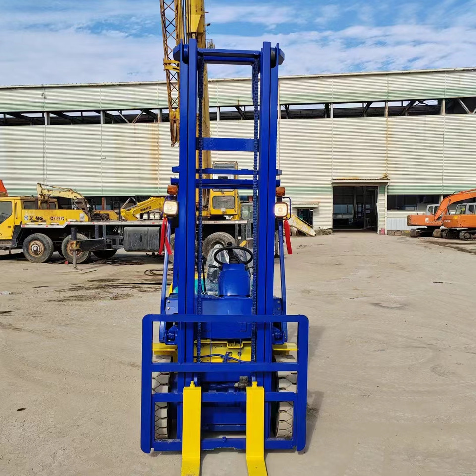 KOMATSU FD30 - Dieselstapler: das Bild 4 KOMATSU FD30 - Dieselstapler: das Bild 4