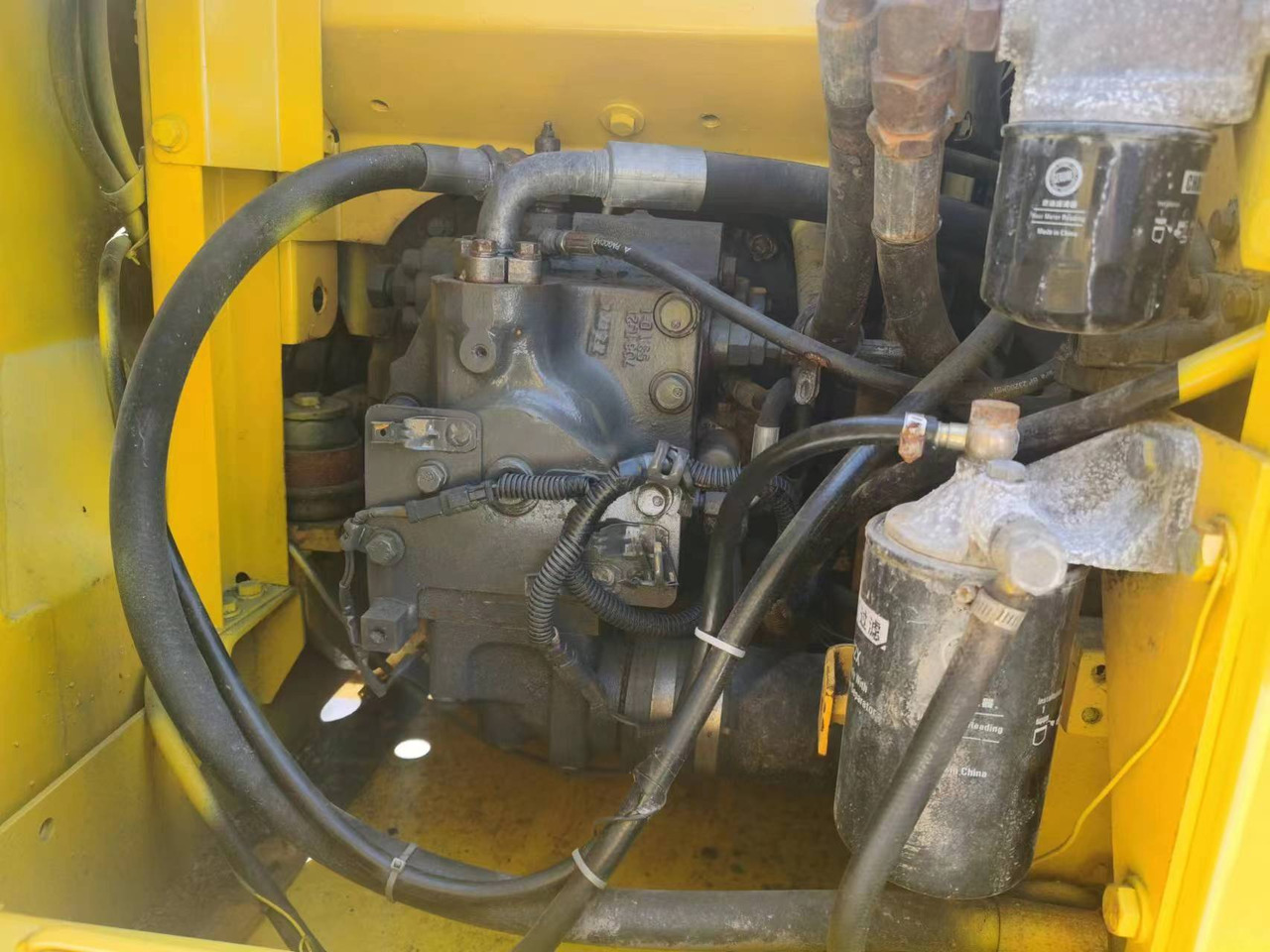 KOMATSU PC130-7 - Kettenbagger: das Bild 5 KOMATSU PC130-7 - Kettenbagger: das Bild 5