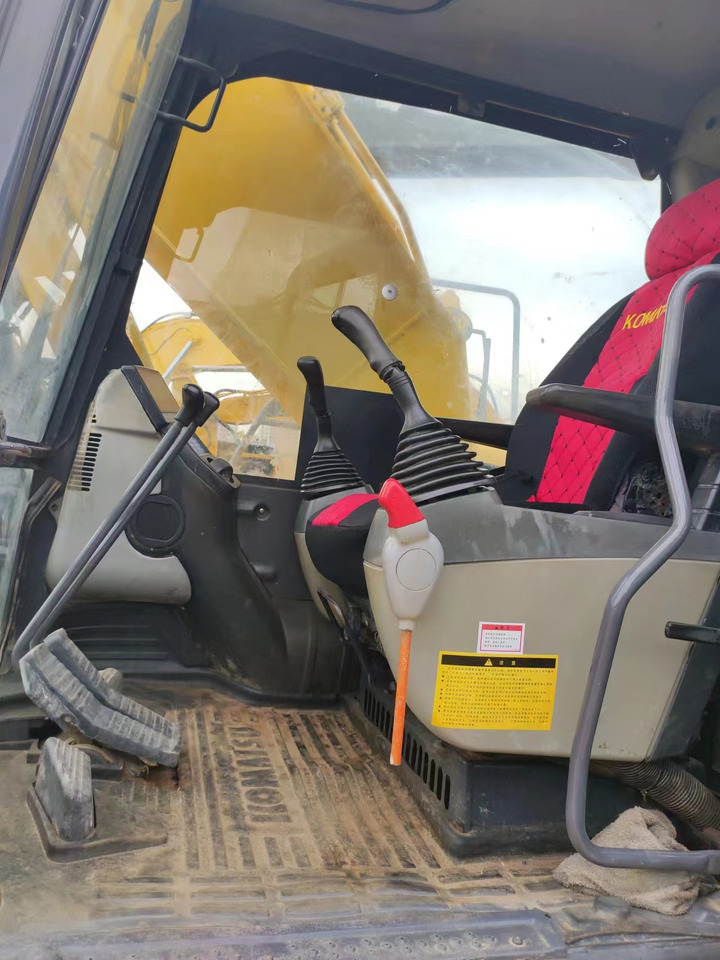 KOMATSU PC200-8 - Kettenbagger: das Bild 4 KOMATSU PC200-8 - Kettenbagger: das Bild 4