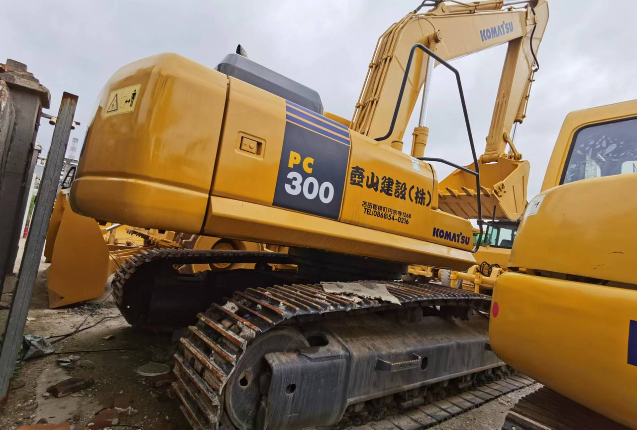 KOMATSU PC300-7 - Kettenbagger: das Bild 1 KOMATSU PC300-7 - Kettenbagger: das Bild 1
