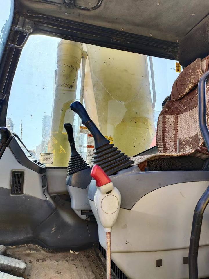 KOMATSU PC300-7 - Kettenbagger: das Bild 5 KOMATSU PC300-7 - Kettenbagger: das Bild 5