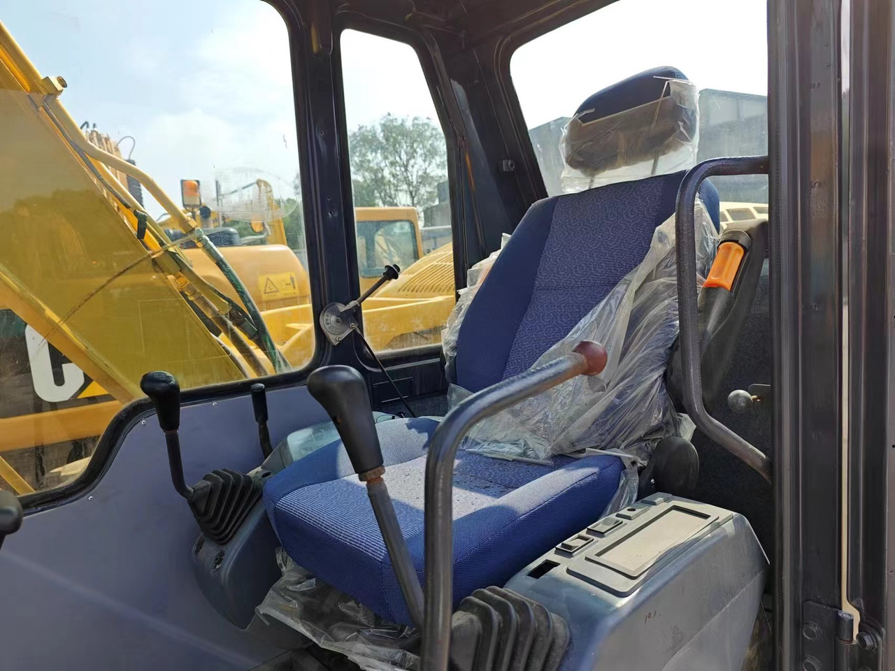 KOMATSU PC60-7 PC56 PC60 - Minibagger: das Bild 2 KOMATSU PC60-7 PC56 PC60 - Minibagger: das Bild 2