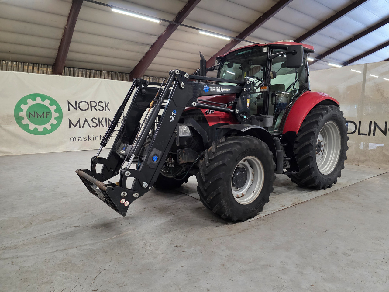 CASE IH Farmall 115U - Traktor: das Bild 1 CASE IH Farmall 115U - Traktor: das Bild 1