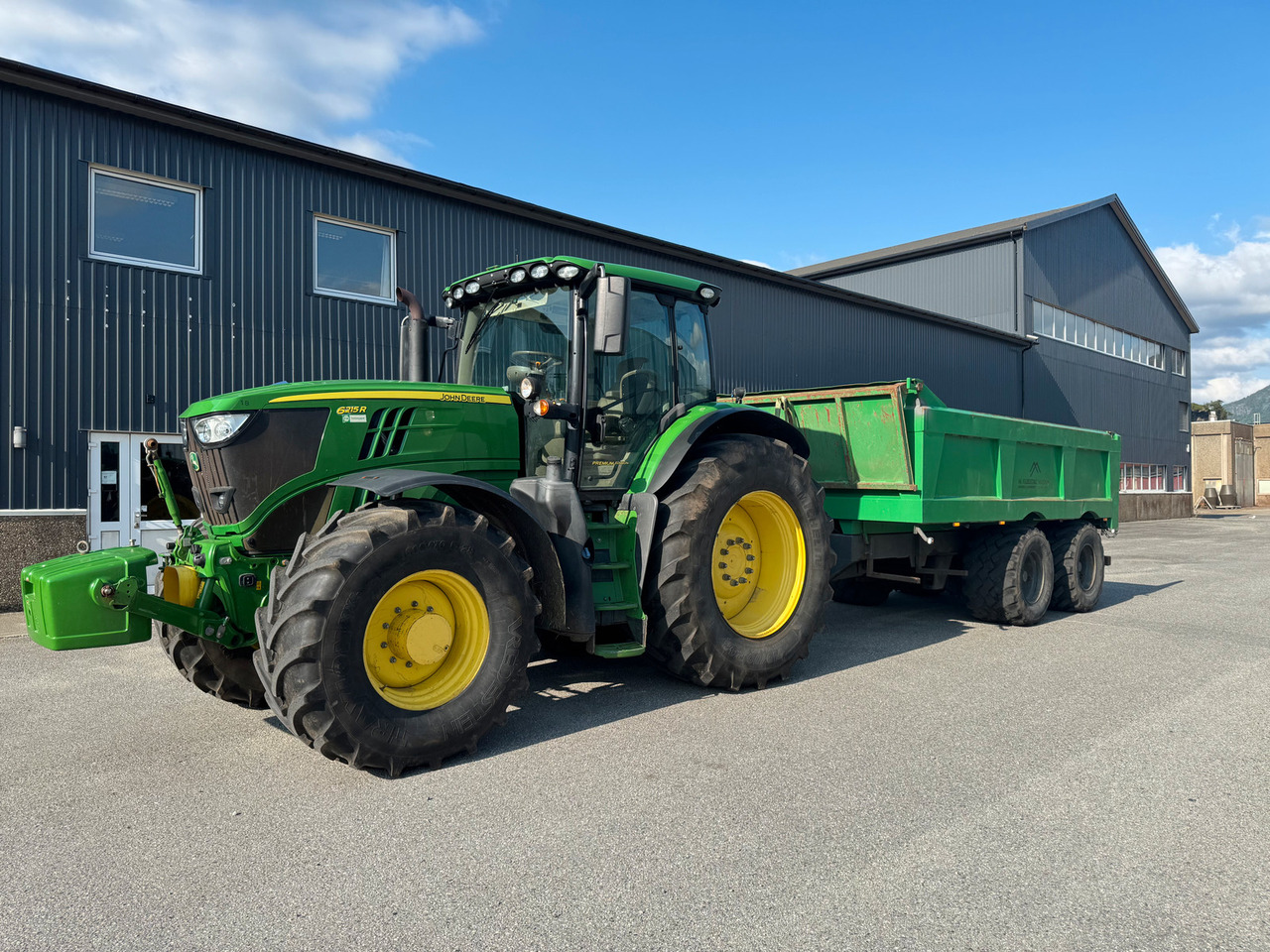John Deere 6215R - Traktor: das Bild 1 John Deere 6215R - Traktor: das Bild 1
