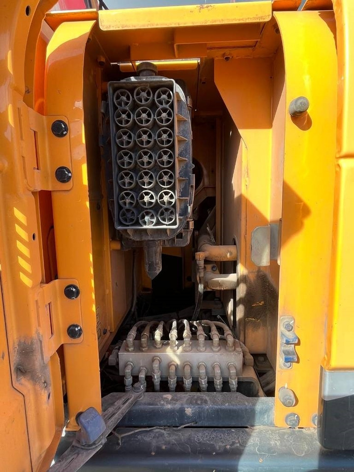Kettenbagger Hyundai Robex 220 LC-9 A: das Bild 11