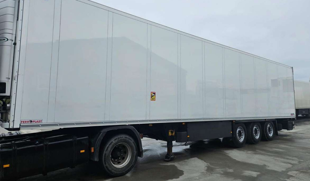 SCHMITZ SKO Carrier Vector 1550 - Kühlkoffer Auflieger: das Bild 1 SCHMITZ SKO Carrier Vector 1550 - Kühlkoffer Auflieger: das Bild 1