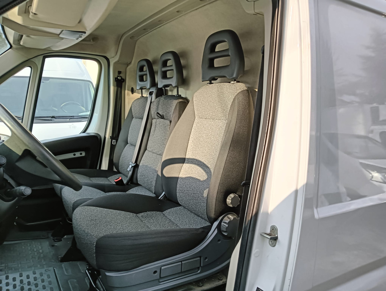 Kleintransporter FIAT DUCATO FURGON BLASZAK L2H1 NR 823: das Bild 15