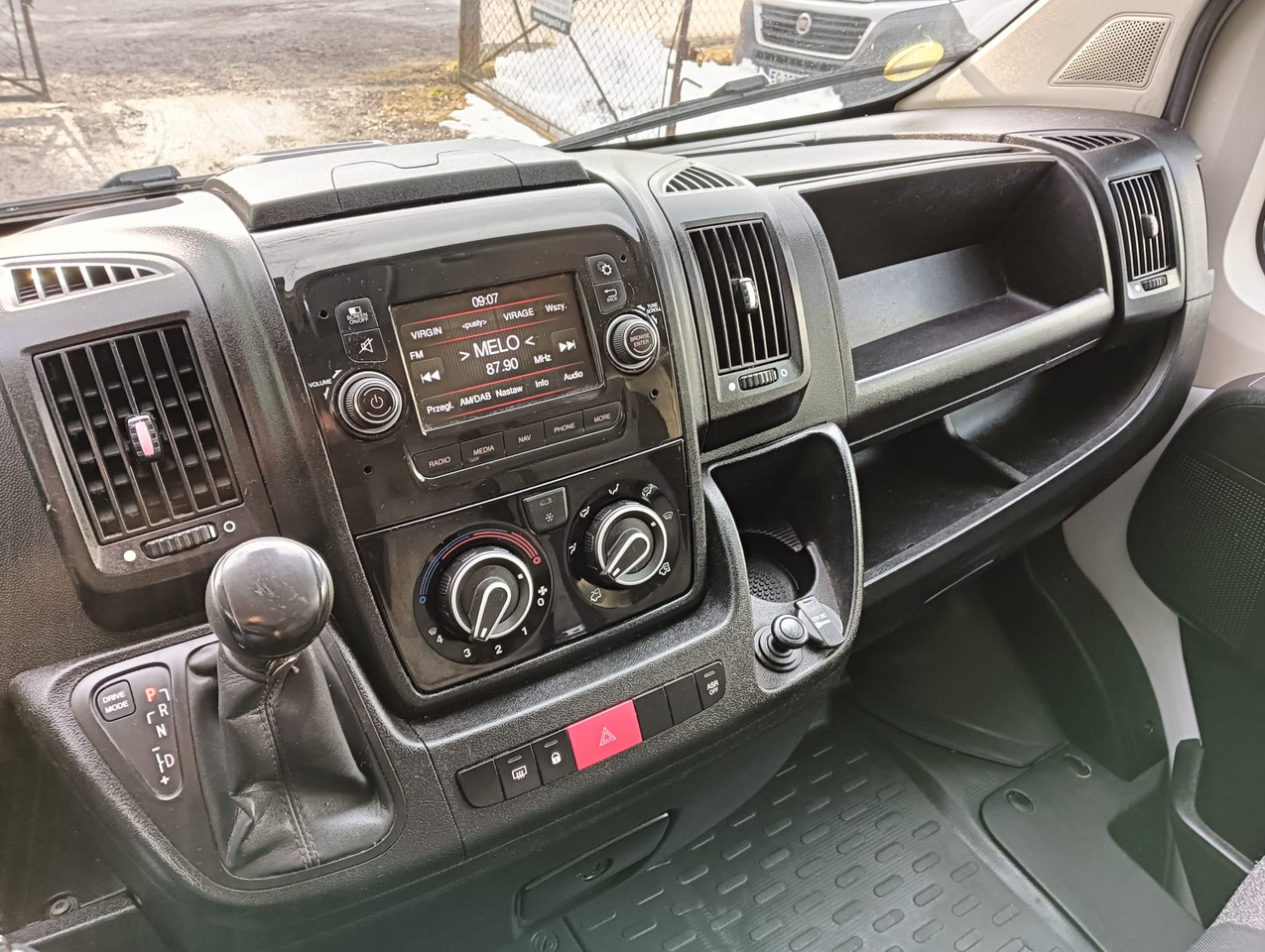 Kleintransporter FIAT DUCATO FURGON BLASZAK L2H1 NR 823: das Bild 16