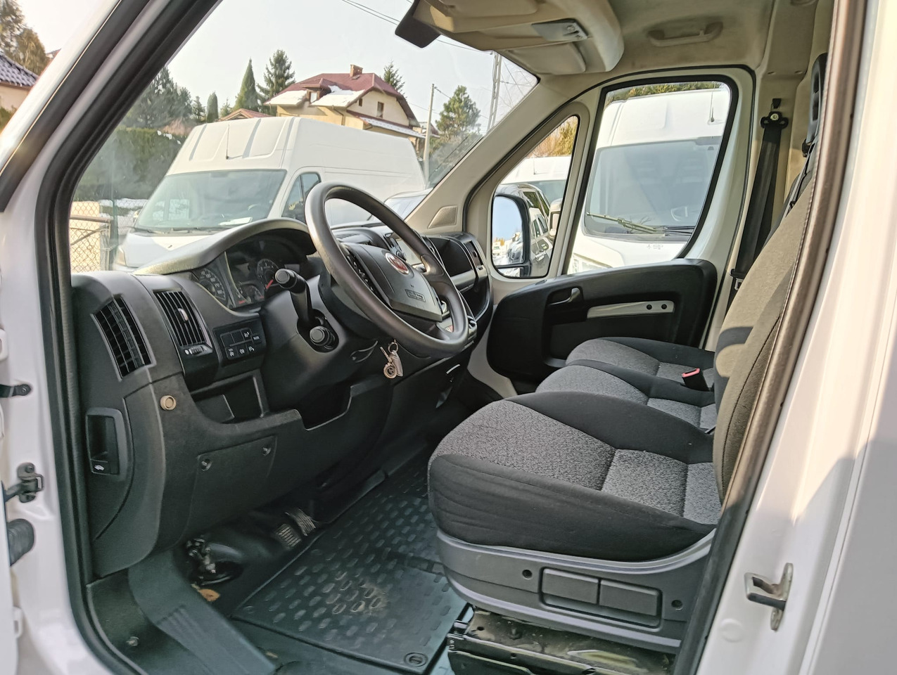 Innenraum Bild 1: Kleintransporter FIAT DUCATO FURGON BLASZAK L2H1 NR 823