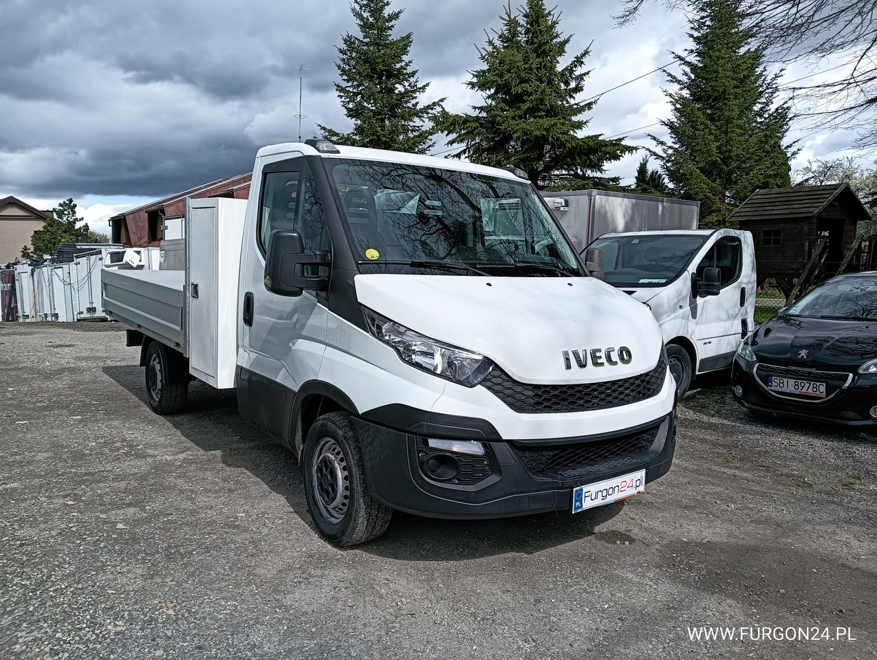 IVECO DAILY 35S11 SKRZYNIA PAKA SKRZYNKA NARZĘDZIOWA NR 727 - Pritsche Transporter: das Bild 3 IVECO DAILY 35S11 SKRZYNIA PAKA SKRZYNKA NARZĘDZIOWA NR 727 - Pritsche Transporter: das Bild 3