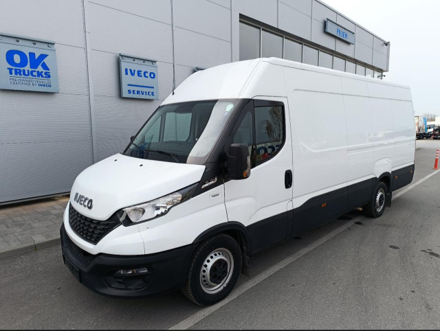 Personentransporter IVECO Daily 35S16A8 V: das Bild 1