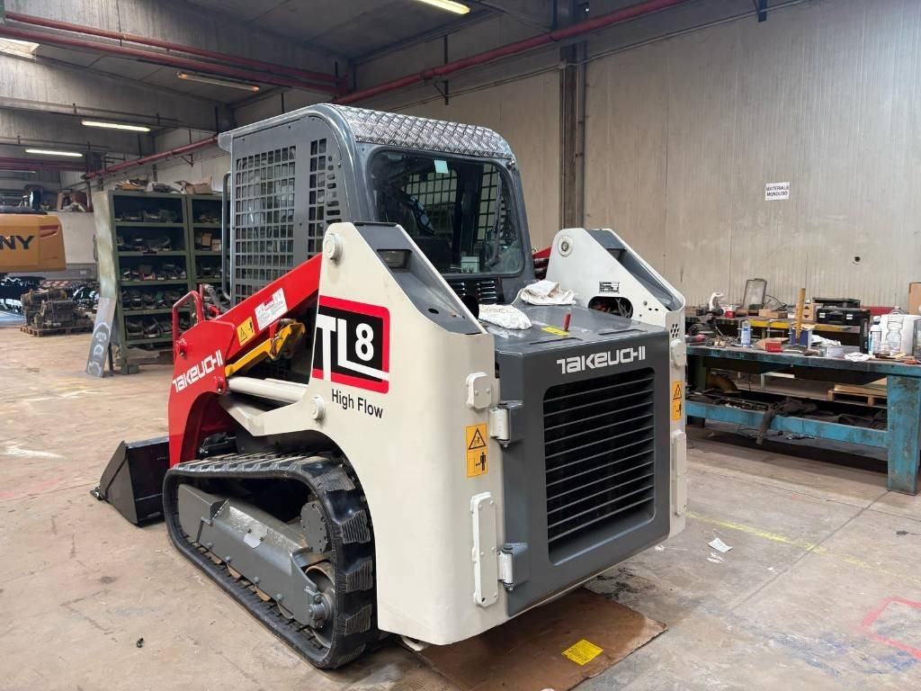 Takeuchi TL 8 - Kompaktlader: das Bild 4 Takeuchi TL 8 - Kompaktlader: das Bild 4