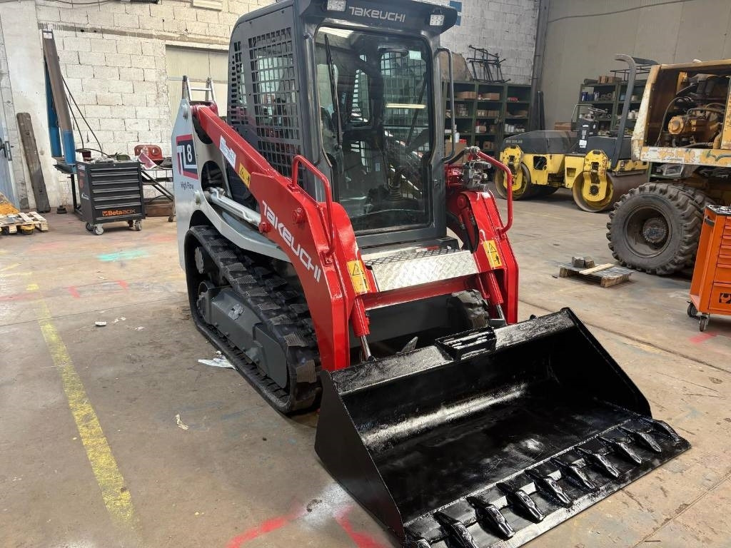 Takeuchi TL 8 - Kompaktlader: das Bild 2 Takeuchi TL 8 - Kompaktlader: das Bild 2