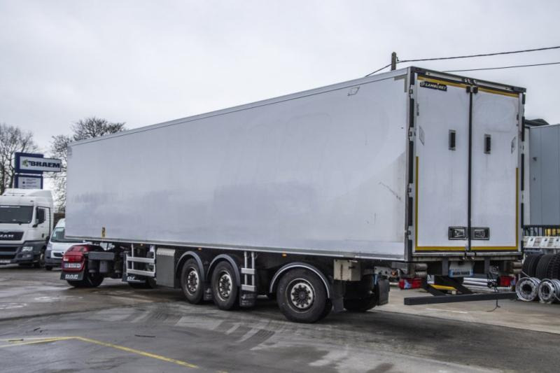 Asca CARRIER 1850 MT+CLOISON+ESS. DIRECT./STEERING/GELENKT - Auflieger: das Bild 2 Asca CARRIER 1850 MT+CLOISON+ESS. DIRECT./STEERING/GELENKT - Auflieger: das Bild 2