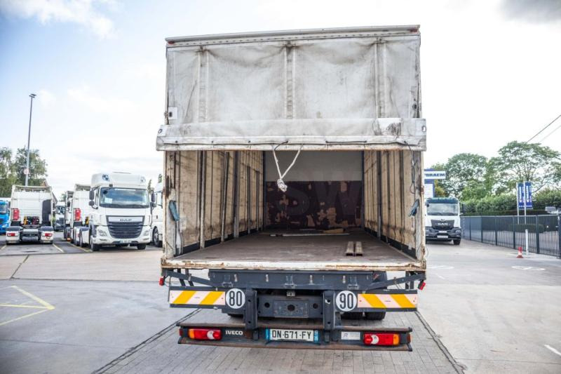 Iveco EUROCARGO 160E25 - Plane LKW: das Bild 5 Iveco EUROCARGO 160E25 - Plane LKW: das Bild 5