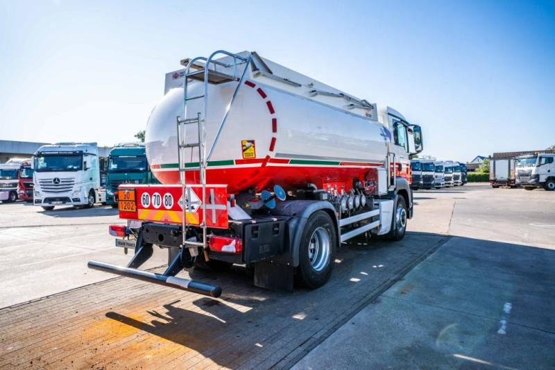 MAN TGS 18.400 4x4H +ALU CM 11.500L /4 COMP - Tankwagen: das Bild 4 MAN TGS 18.400 4x4H +ALU CM 11.500L /4 COMP - Tankwagen: das Bild 4