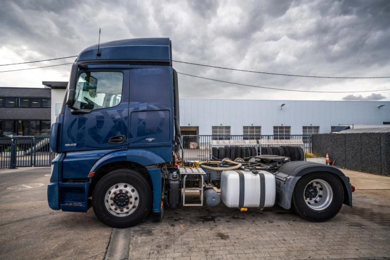 Mercedes ACTROS 1843 LS + HYDRAULIQUE - Sattelzugmaschine: das Bild 2 Mercedes ACTROS 1843 LS + HYDRAULIQUE - Sattelzugmaschine: das Bild 2