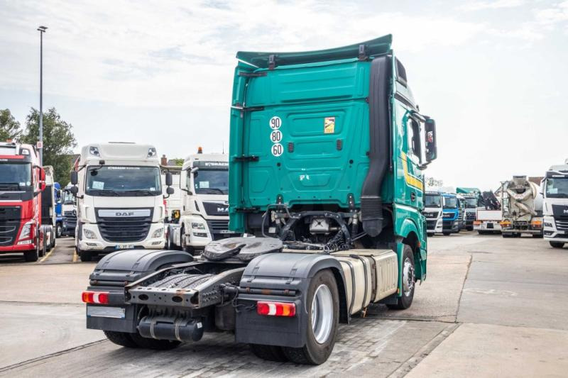 Mercedes ACTROS 1845 LS+E5 - Sattelzugmaschine: das Bild 3 Mercedes ACTROS 1845 LS+E5 - Sattelzugmaschine: das Bild 3