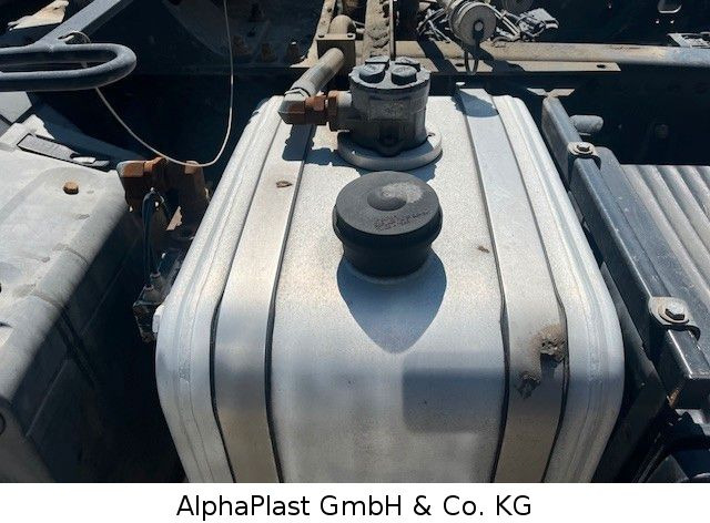 MAN 18.400 / 4x2 Hydraulik MAN 18.400 / 4x2 Hydraulik Orginal KM TipTop - Sattelzugmaschine: das Bild 4 MAN 18.400 / 4x2 Hydraulik MAN 18.400 / 4x2 Hydraulik Orginal KM TipTop - Sattelzugmaschine: das Bild 4