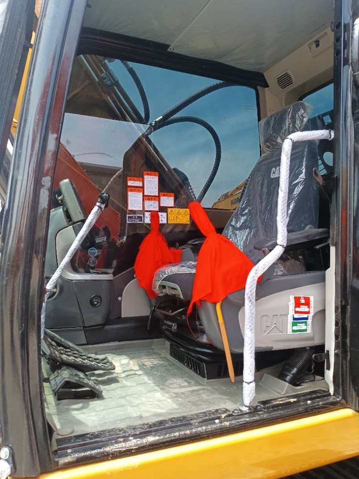CAT 320D2 - Kettenbagger: das Bild 3 CAT 320D2 - Kettenbagger: das Bild 3