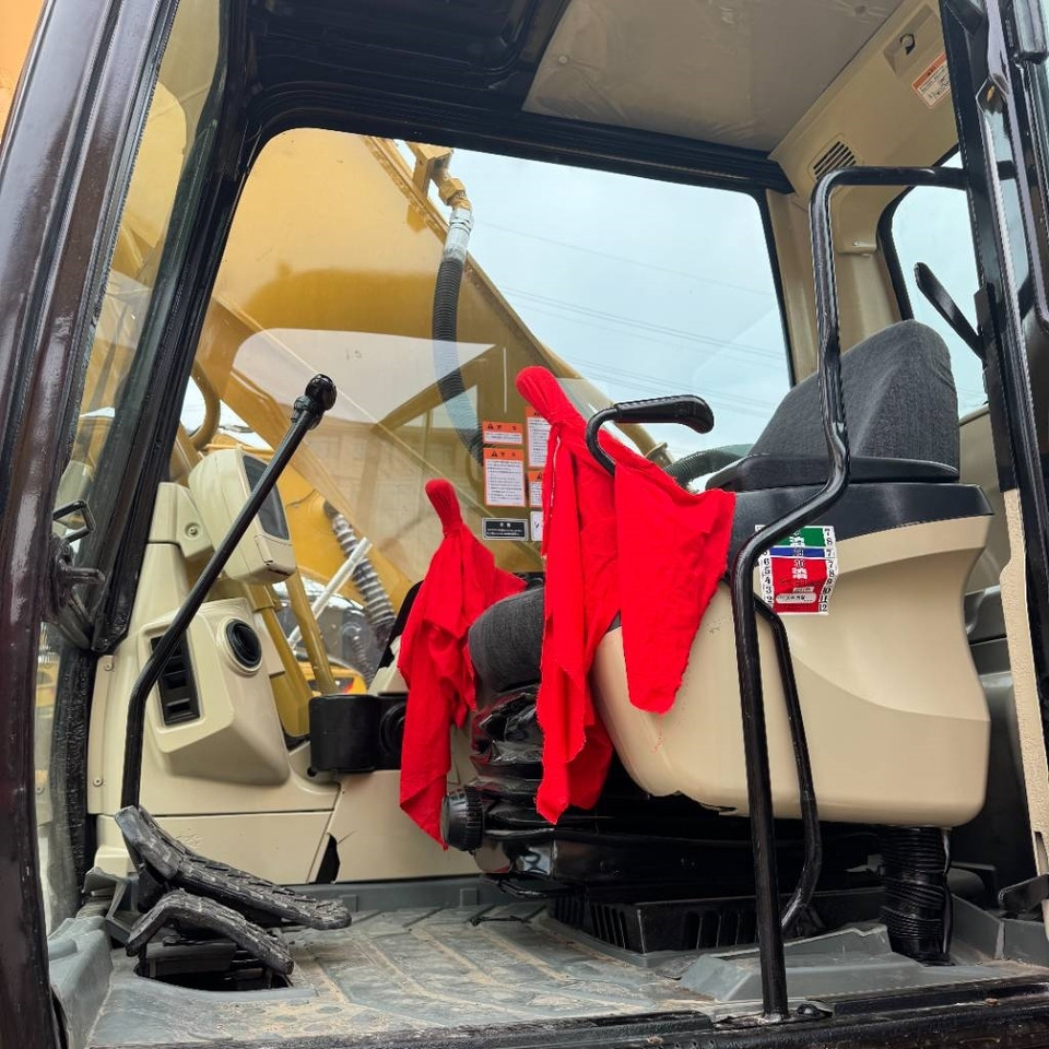 CAT 330 C - Kettenbagger: das Bild 2 CAT 330 C - Kettenbagger: das Bild 2