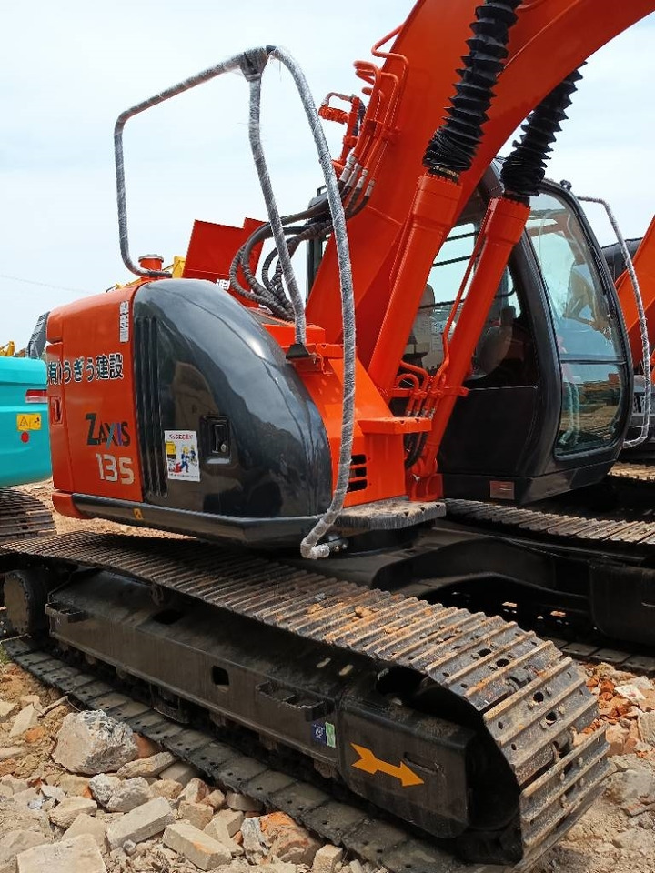Hitachi ZX 135 - Kettenbagger: das Bild 2 Hitachi ZX 135 - Kettenbagger: das Bild 2