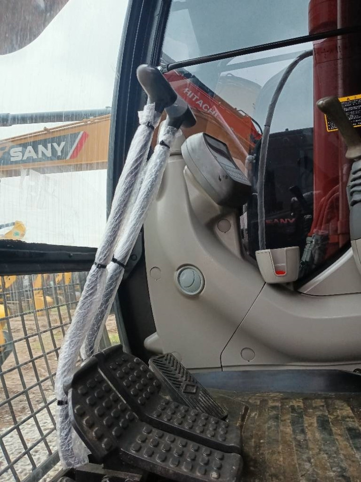 Hitachi ZX 200 - Kettenbagger: das Bild 4 Hitachi ZX 200 - Kettenbagger: das Bild 4