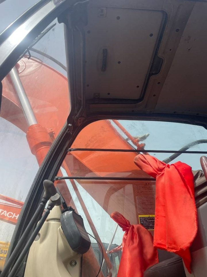 Hitachi ZX 240 - Kettenbagger: das Bild 5 Hitachi ZX 240 - Kettenbagger: das Bild 5