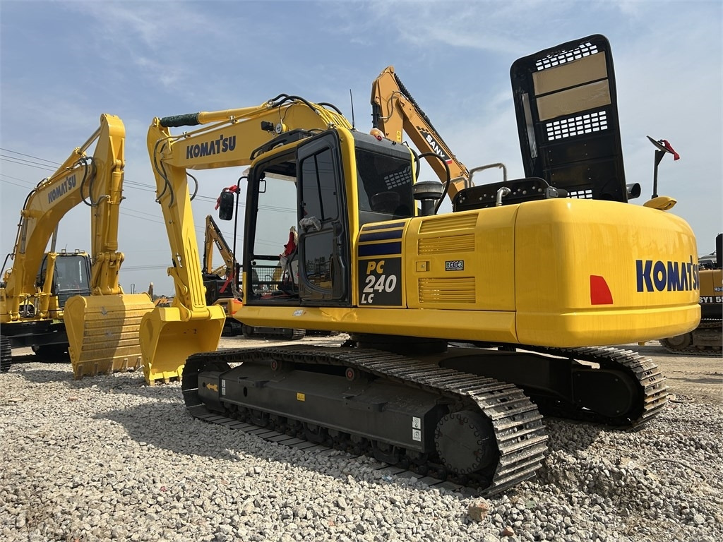 Komatsu PC240 - Kettenbagger: das Bild 2 Komatsu PC240 - Kettenbagger: das Bild 2