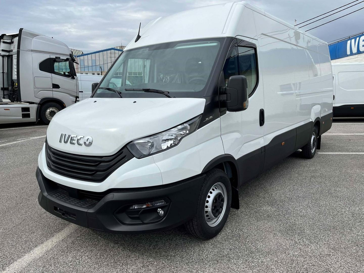 Iveco DAILY VAN, 3.0 D 176k, 35S18H V Evolution H2 - Kastenwagen: das Bild 1 Iveco DAILY VAN, 3.0 D 176k, 35S18H V Evolution H2 - Kastenwagen: das Bild 1
