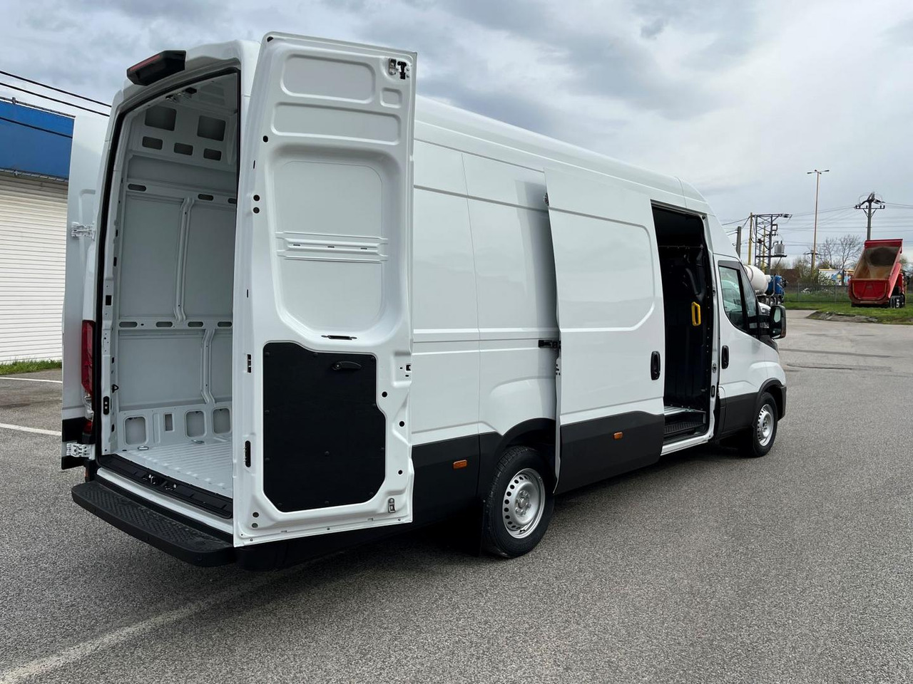 Iveco DAILY VAN, 3.0 D 176k, 35S18H V Evolution H3 - Kastenwagen: das Bild 4 Iveco DAILY VAN, 3.0 D 176k, 35S18H V Evolution H3 - Kastenwagen: das Bild 4