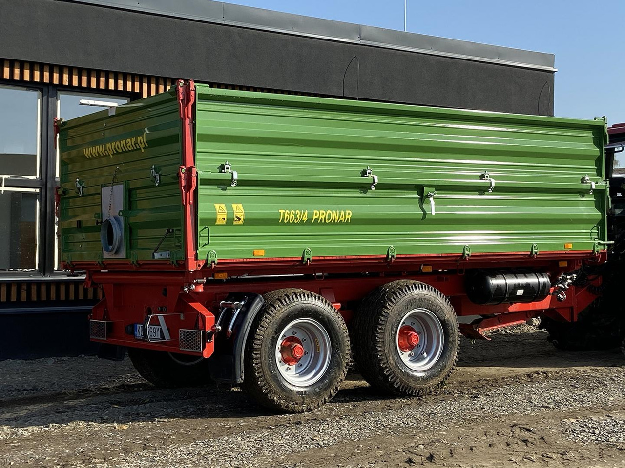 Pronar T, Traktorový náves + šnek, 663/4 - Landwirtschaftlicher Kipper: das Bild 2 Pronar T, Traktorový náves + šnek, 663/4 - Landwirtschaftlicher Kipper: das Bild 2
