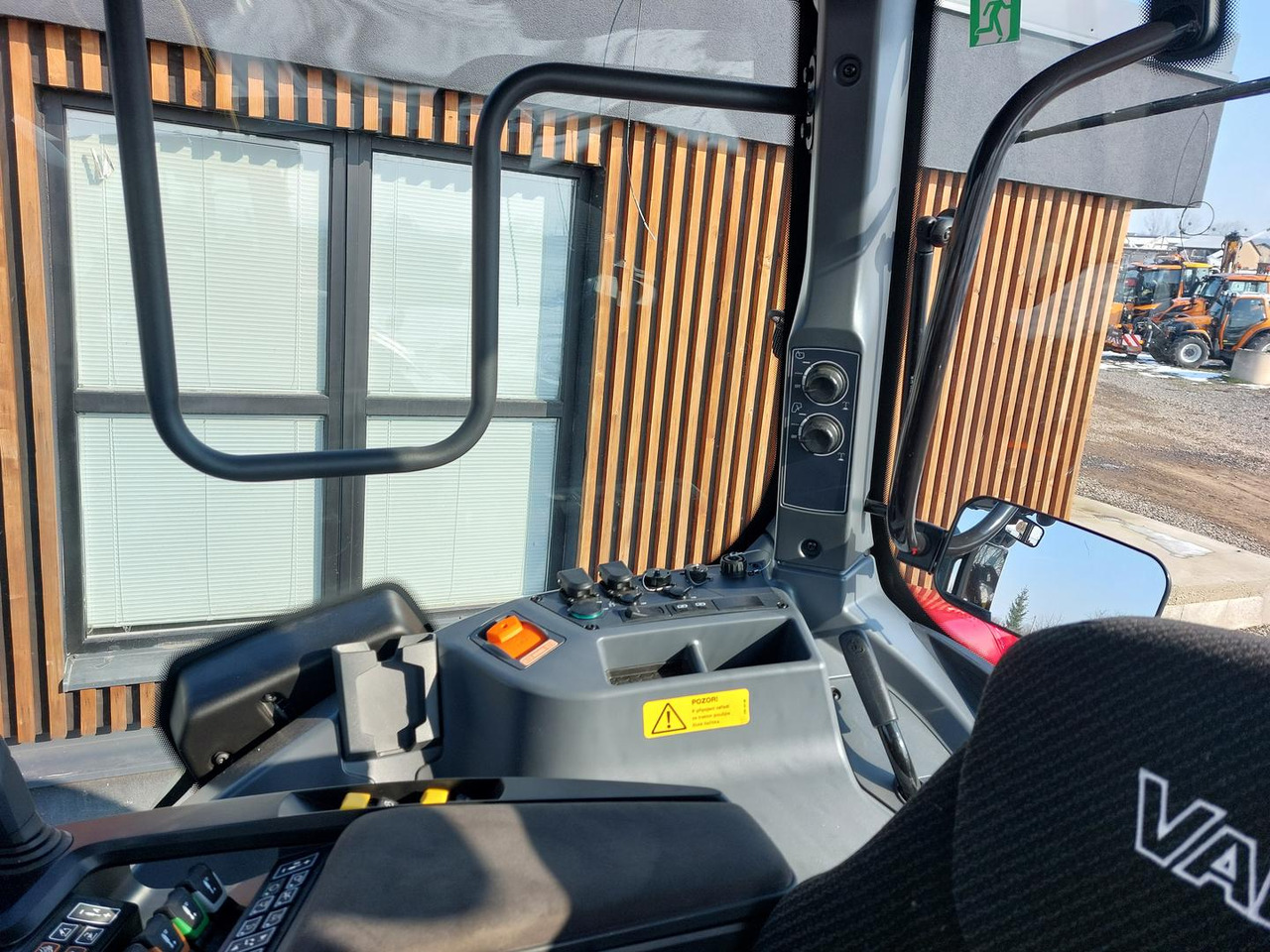 Traktor Valtra T, 74 LFTN D5, 235 D: das Bild 6