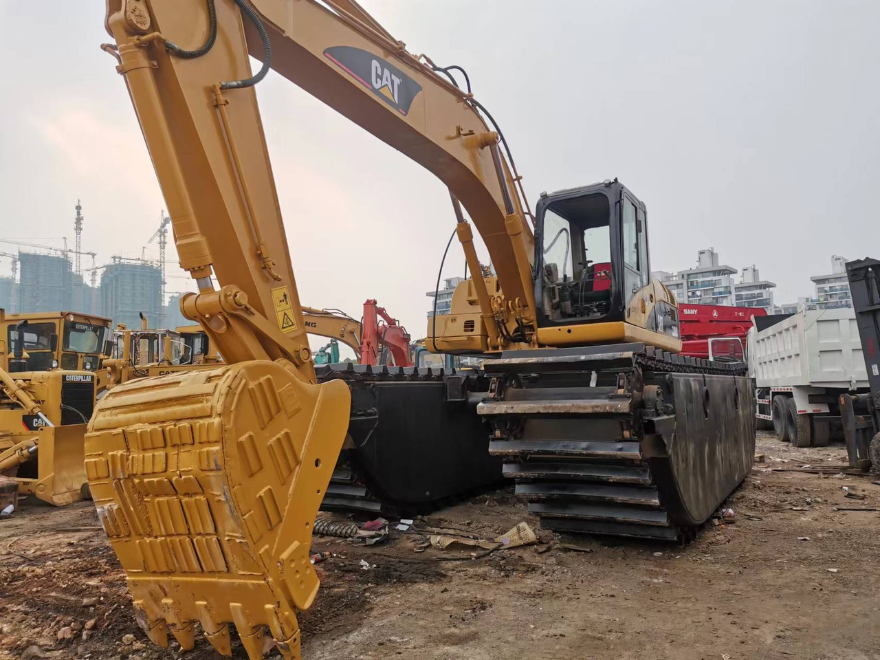 Amphibische Bagger CATERPILLAR 320C Used cat 320 Swamp Buggy Amphibious Excavator: das Bild 1