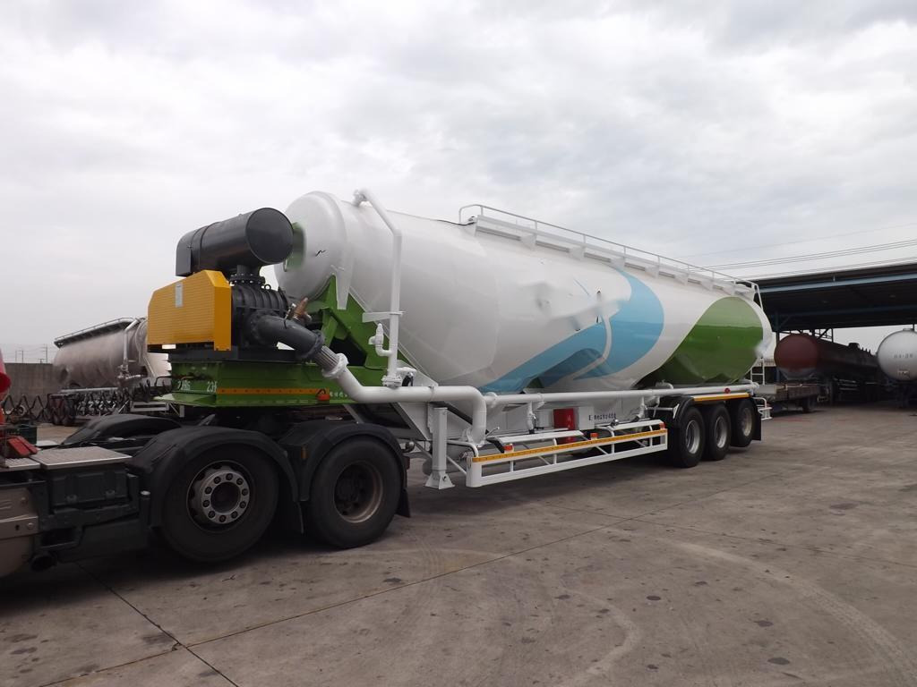 JSIE JSIE9401FT - Tankauflieger: das Bild 1 JSIE JSIE9401FT - Tankauflieger: das Bild 1