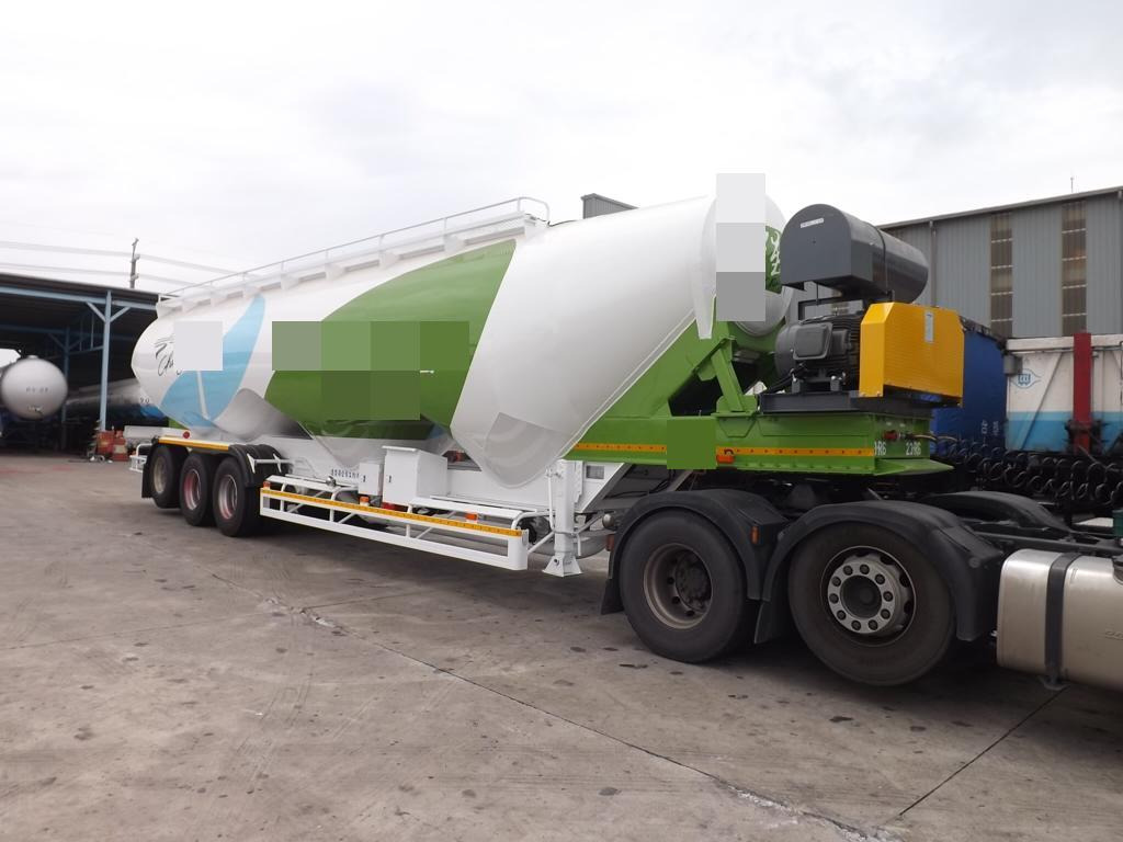 JSIE JSIE9401FT - Tankauflieger: das Bild 2 JSIE JSIE9401FT - Tankauflieger: das Bild 2