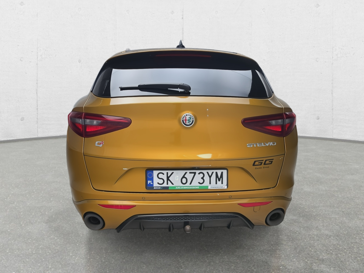 ALFA ROMEO STELVIO SUV - SUV/ Geländewagen: das Bild 5 ALFA ROMEO STELVIO SUV - SUV/ Geländewagen: das Bild 5