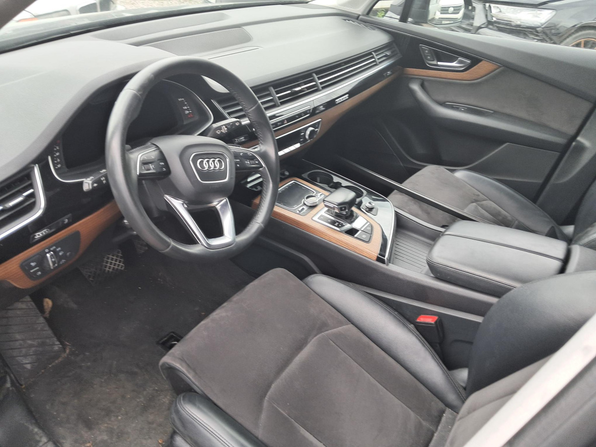 AUDI Q7 SUV - SUV/ Geländewagen: das Bild 5 AUDI Q7 SUV - SUV/ Geländewagen: das Bild 5