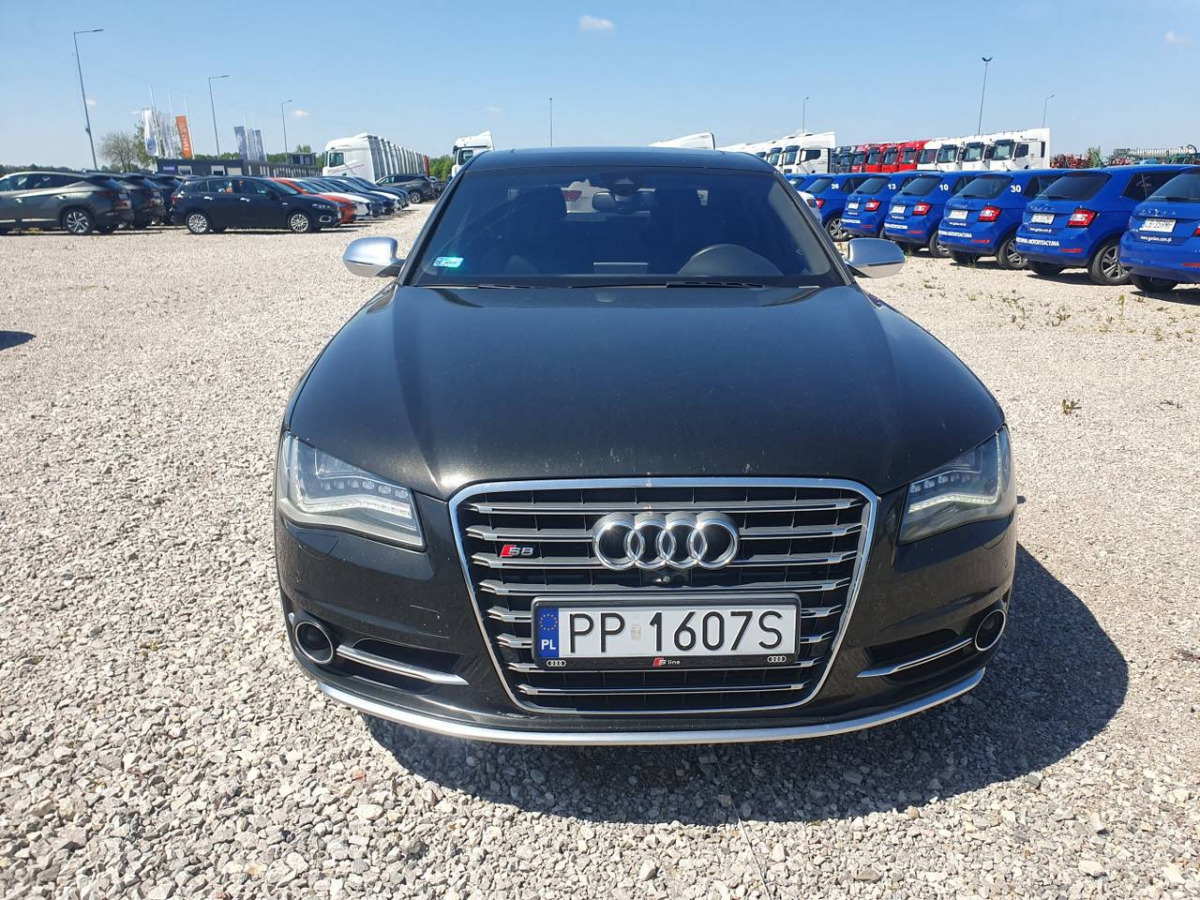 AUDI S8 SEDAN - Limousine: das Bild 3 AUDI S8 SEDAN - Limousine: das Bild 3