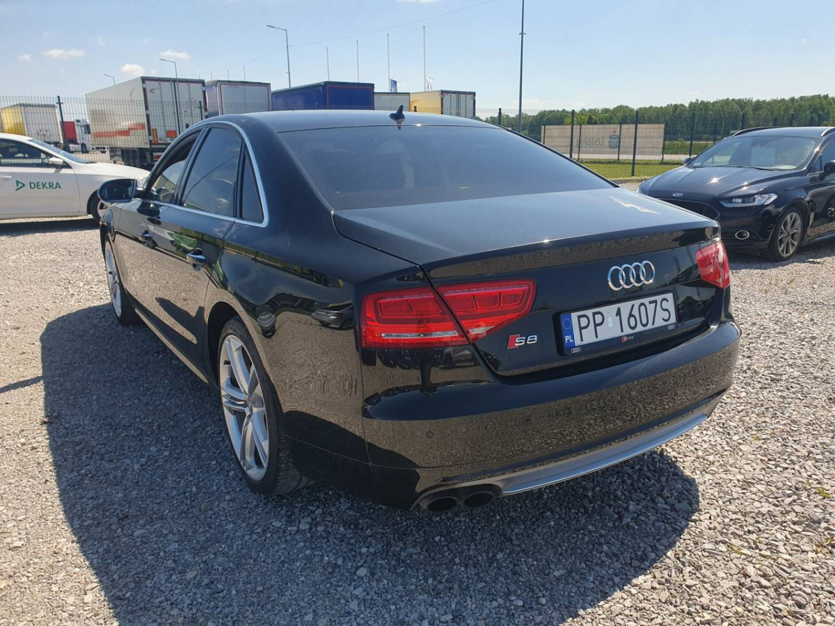 AUDI S8 SEDAN - Limousine: das Bild 4 AUDI S8 SEDAN - Limousine: das Bild 4