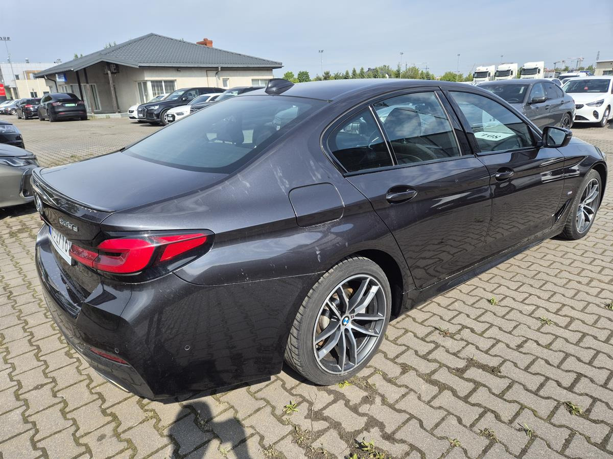 BMW 520D XDRIVE SEDAN - Limousine: das Bild 4 BMW 520D XDRIVE SEDAN - Limousine: das Bild 4
