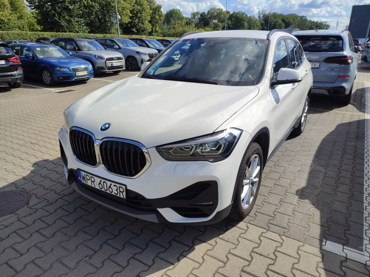 BMW X1 sDrive20i Advantage aut SUV - SUV/ Geländewagen: das Bild 2 BMW X1 sDrive20i Advantage aut SUV - SUV/ Geländewagen: das Bild 2