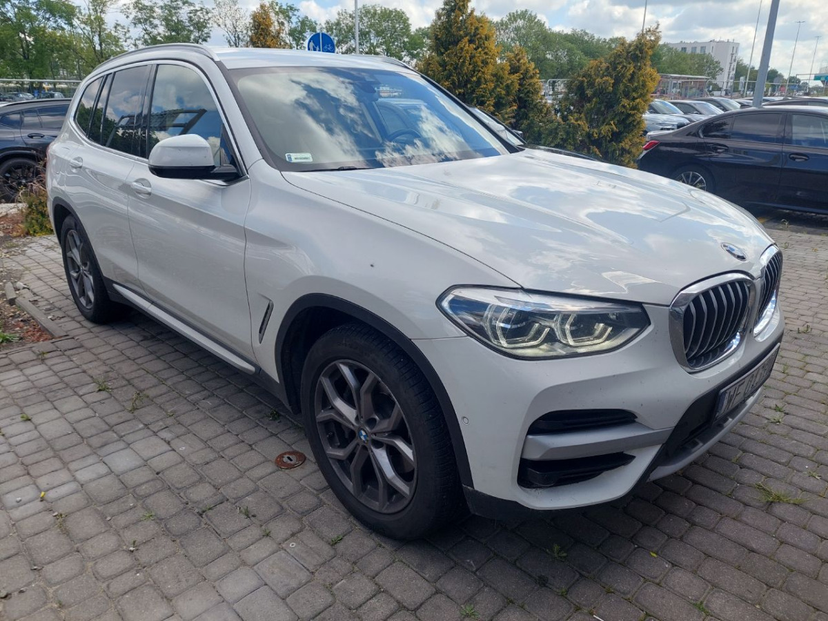 BMW X3 xDrive30i GPF xLine SUV - SUV/ Geländewagen: das Bild 1 BMW X3 xDrive30i GPF xLine SUV - SUV/ Geländewagen: das Bild 1